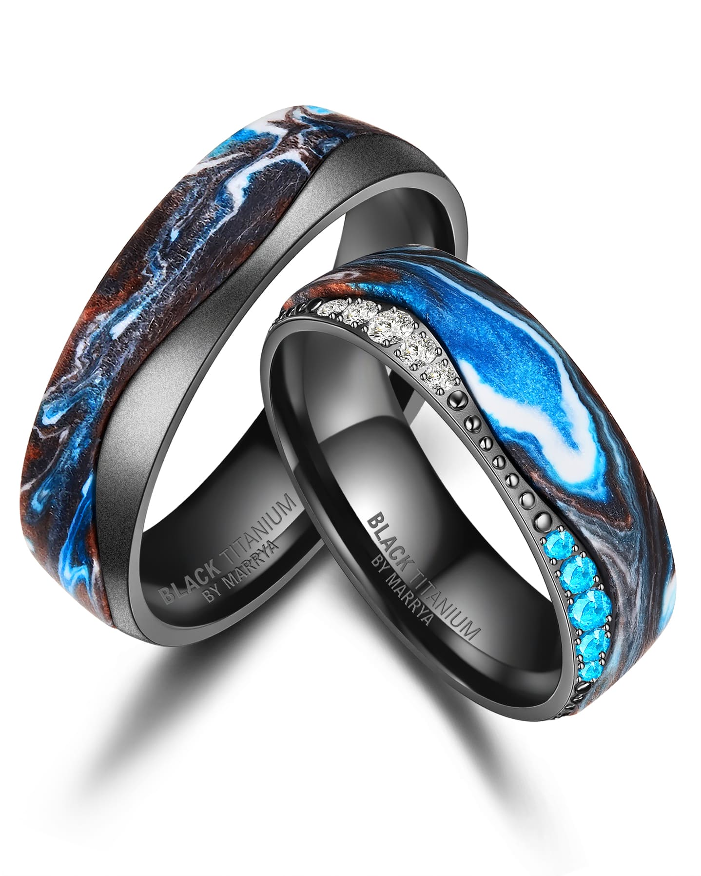 Partnerringe Black Titanium mit blauem Harzguss und weißen und hellblauen Zirkonias